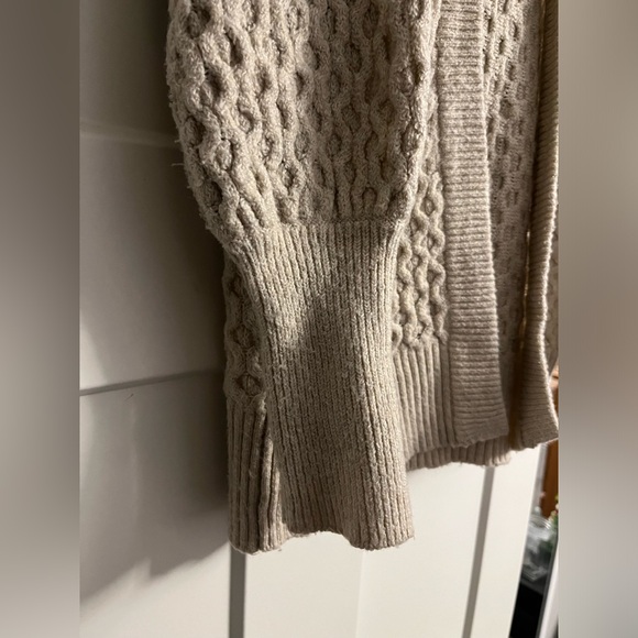 Cardigan - Picture 2 of 4